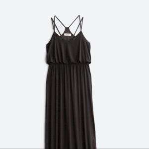 FULL MOON
Wendilyn Maternity Knit Maxi Dress